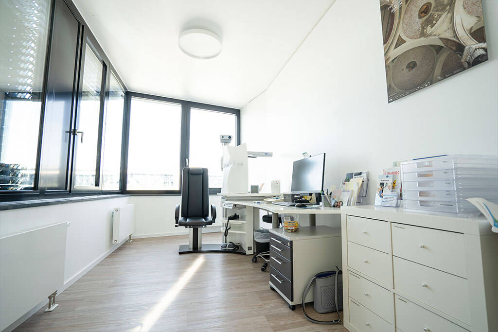 Augenlaserzentrum Neue Augen - Bányai