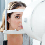 Crosslinking: Hilfe bei Verformung der Augenhornhaut