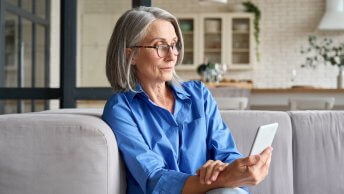 Grauer Star: Wann spätestens operieren?