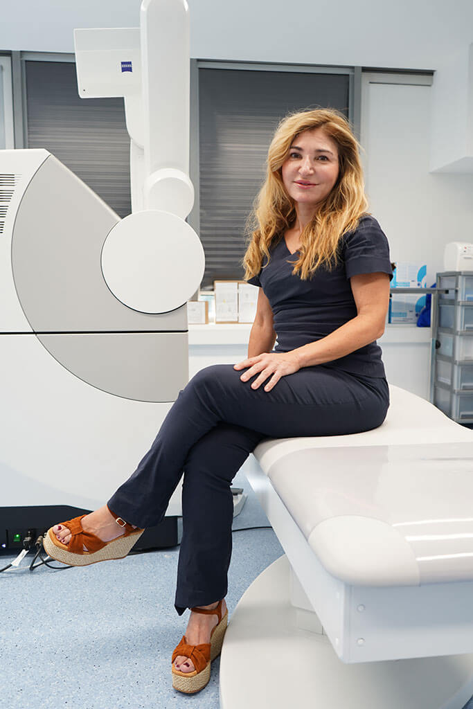 Doctor-medic Liliana-Iulia Bányai - Ihre Augenärztin in Stuttgart